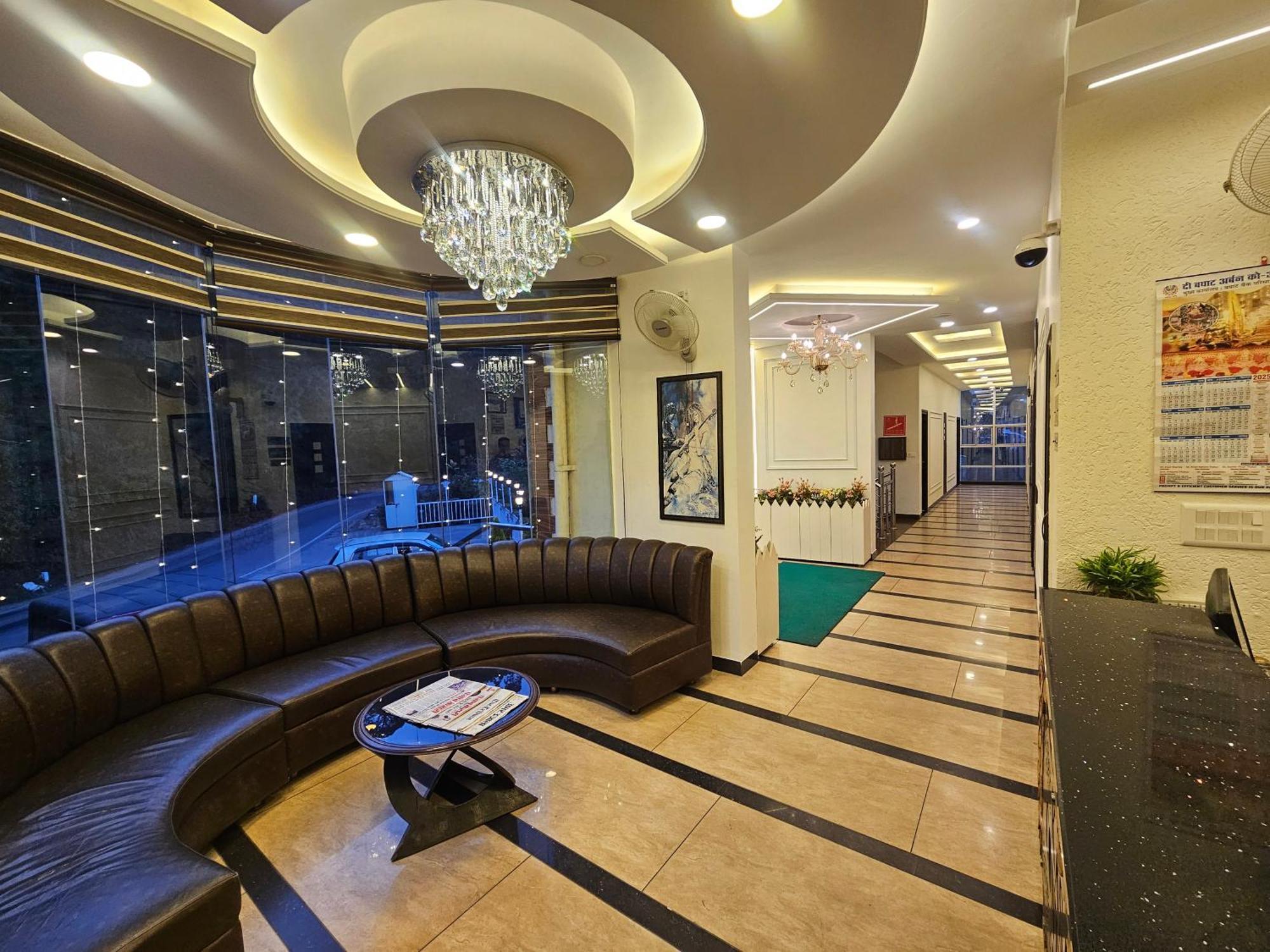 Hotel Kasauli View !! Balcony Rooms ! Terrace ! Restaurant ! Main Highway ! Garden !! Buitenkant foto