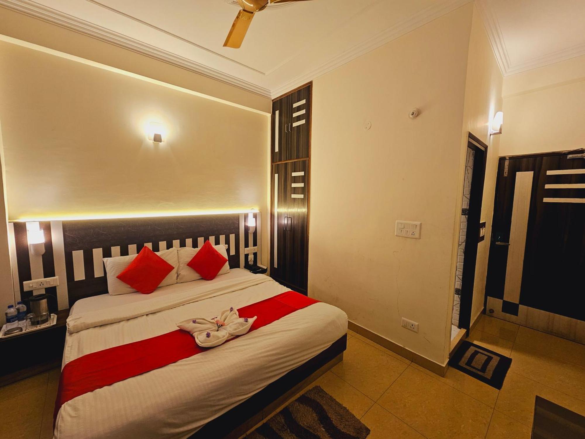 Hotel Kasauli View !! Balcony Rooms ! Terrace ! Restaurant ! Main Highway ! Garden !! Buitenkant foto