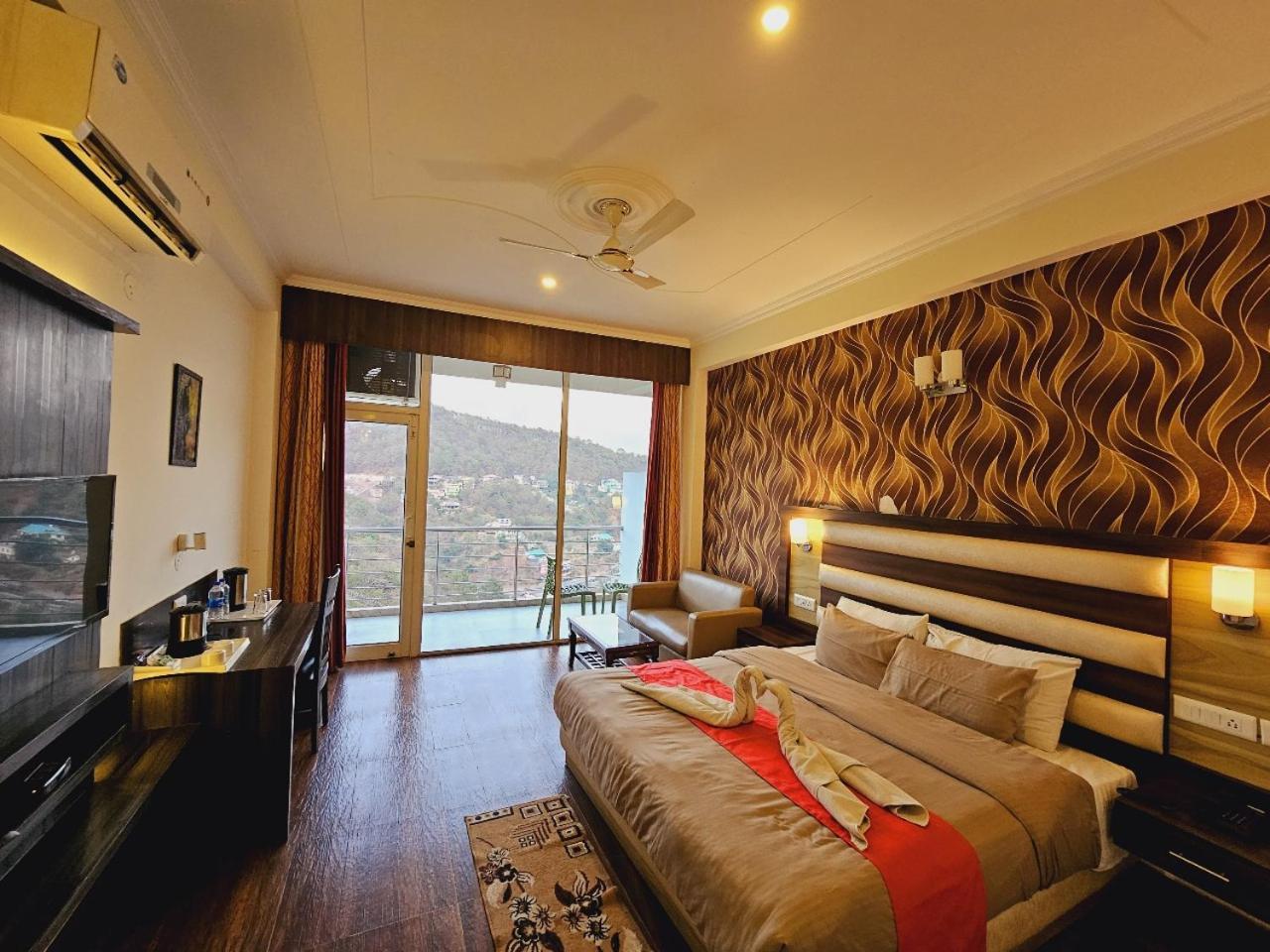 Hotel Kasauli View !! Balcony Rooms ! Terrace ! Restaurant ! Main Highway ! Garden !! Buitenkant foto