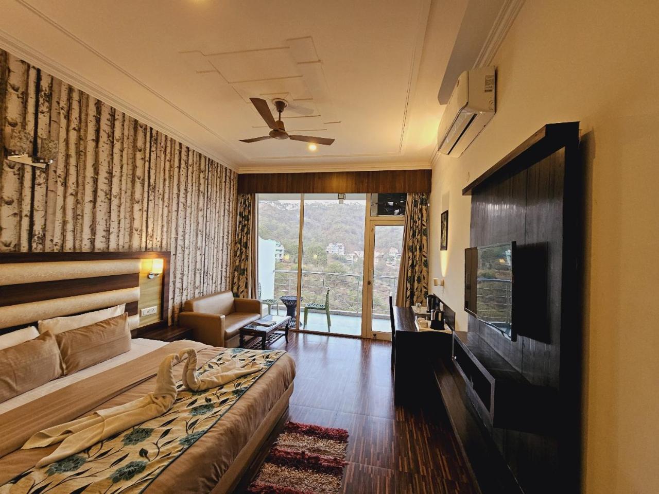 Hotel Kasauli View !! Balcony Rooms ! Terrace ! Restaurant ! Main Highway ! Garden !! Buitenkant foto